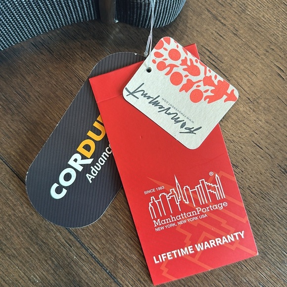 NEW with Tags! Free People messenger bag. Bag has a lifetime warranty - Picture 6 of 9